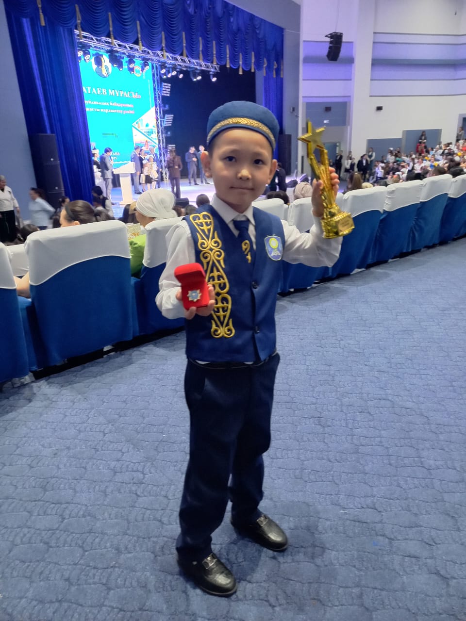 Астана қаласында өткен "Мұқағали Мақатаев мұрасы" атты Республикалық байқауда жүлделі І орынға ие болған Ғ.Мүсірепов атындағы №86  мектеп - гимназиясының  1 "А" сынып оқушысы Жолдасбек Санжарды құттықтаймыз. Жеңісің құтты болсын Санжар!